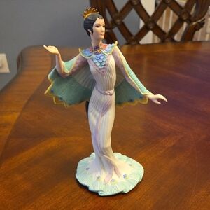 Lenox Elegant Figurine with Gold and Blue Accents